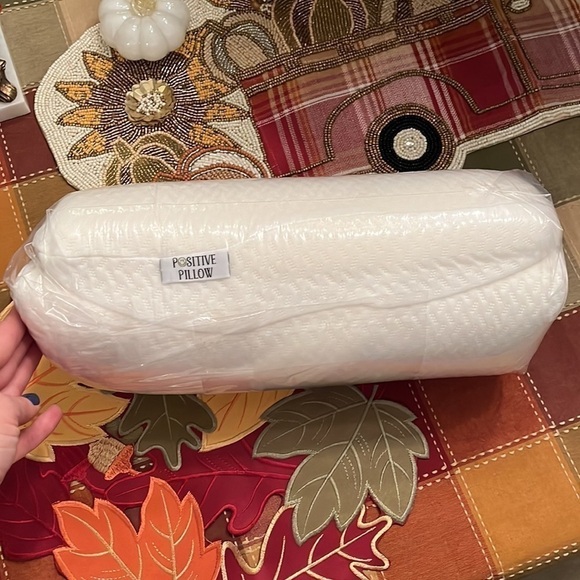 Brand New Memory Foam Cloud Pillow Medium Firmness White Removable Cover - Picture 5 of 11